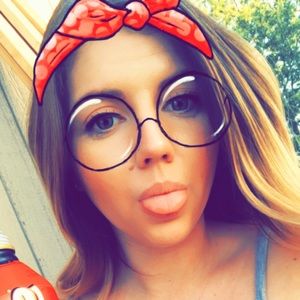 Meet your Posher, Christine